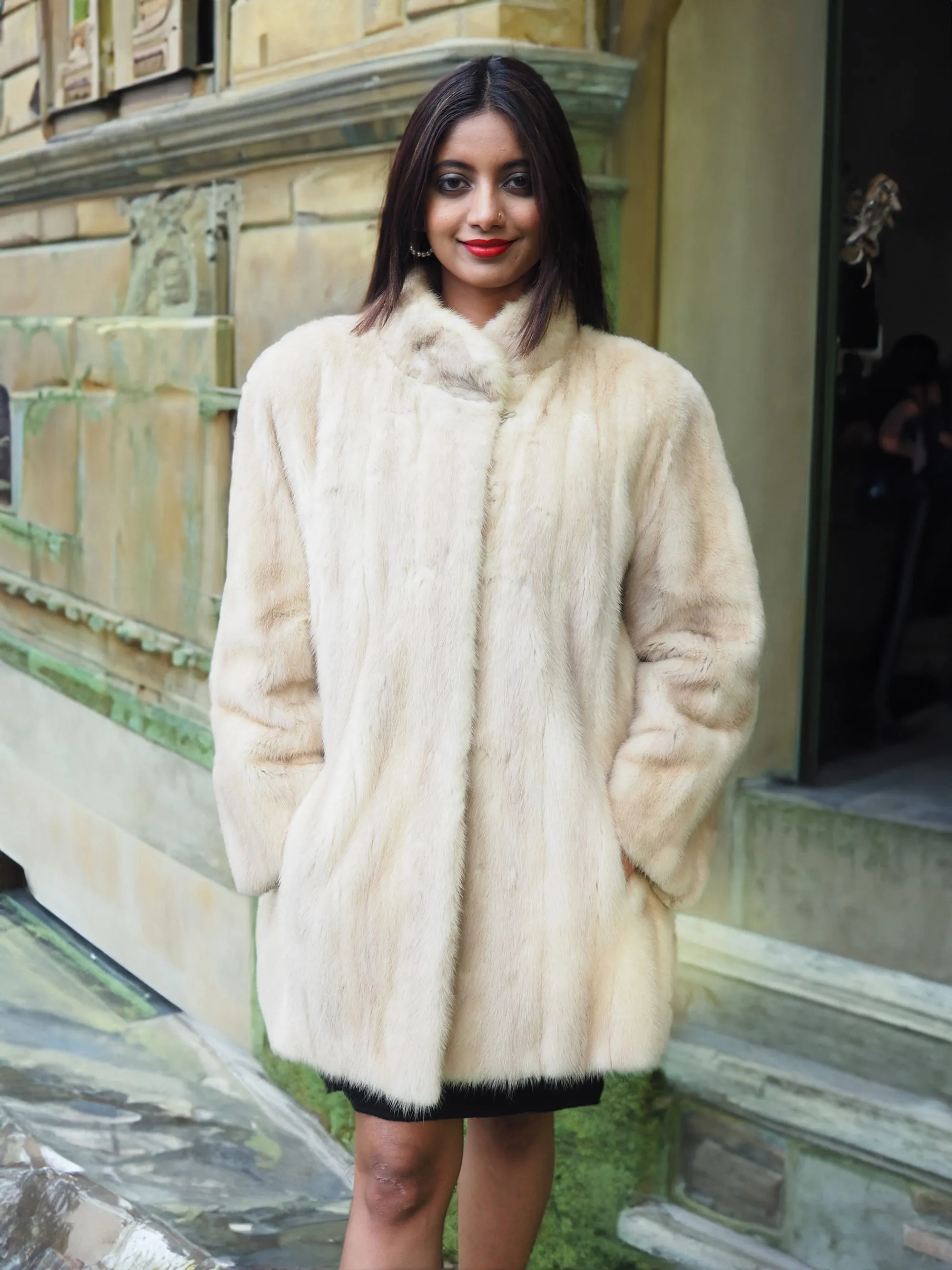 Elegant Beige Pearl Mink Fur Coat Jacket - Size M for Luxurious Winter Wear