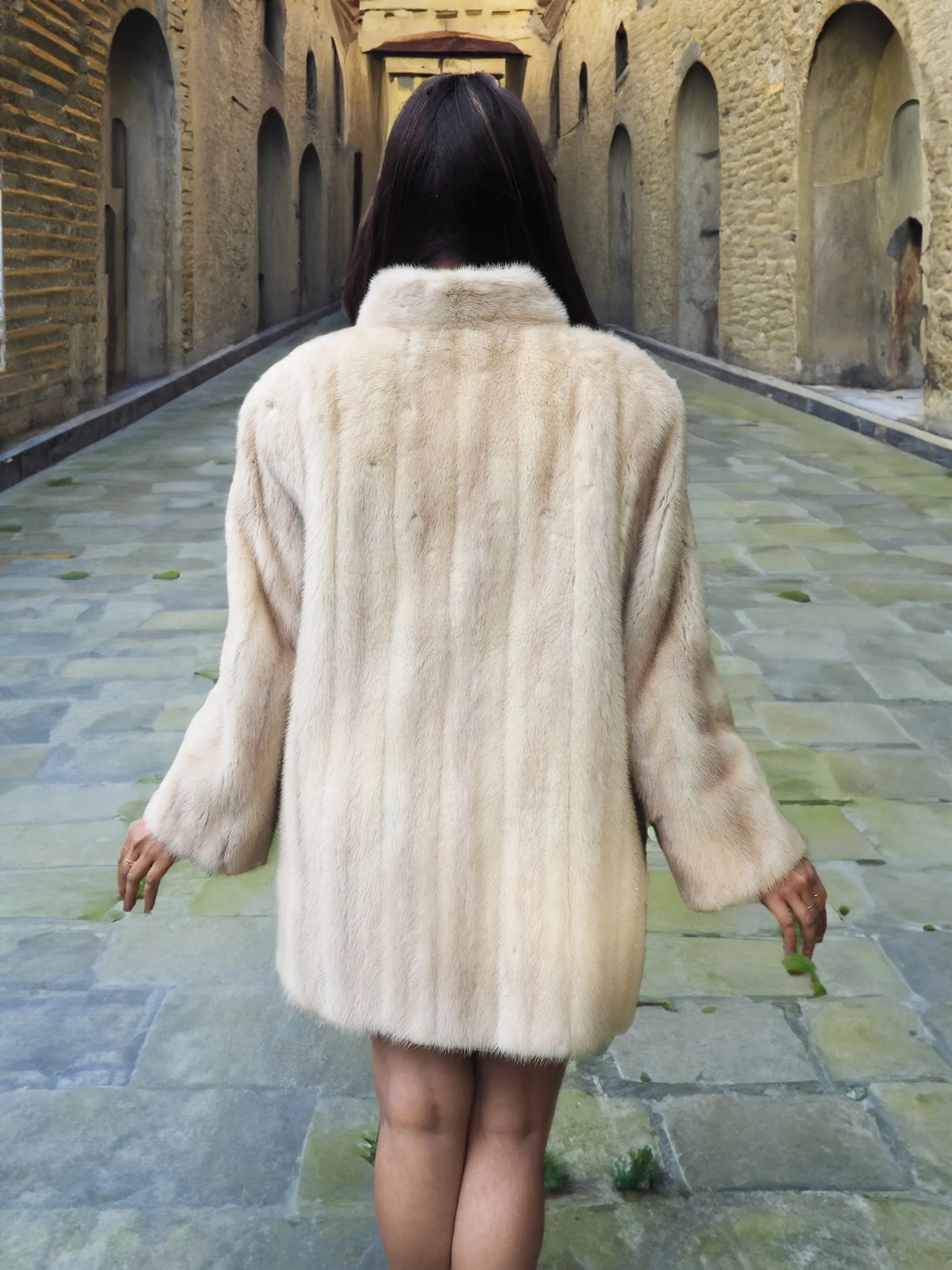 Elegant Beige Pearl Mink Fur Coat Jacket - Size M for Luxurious Winter Wear