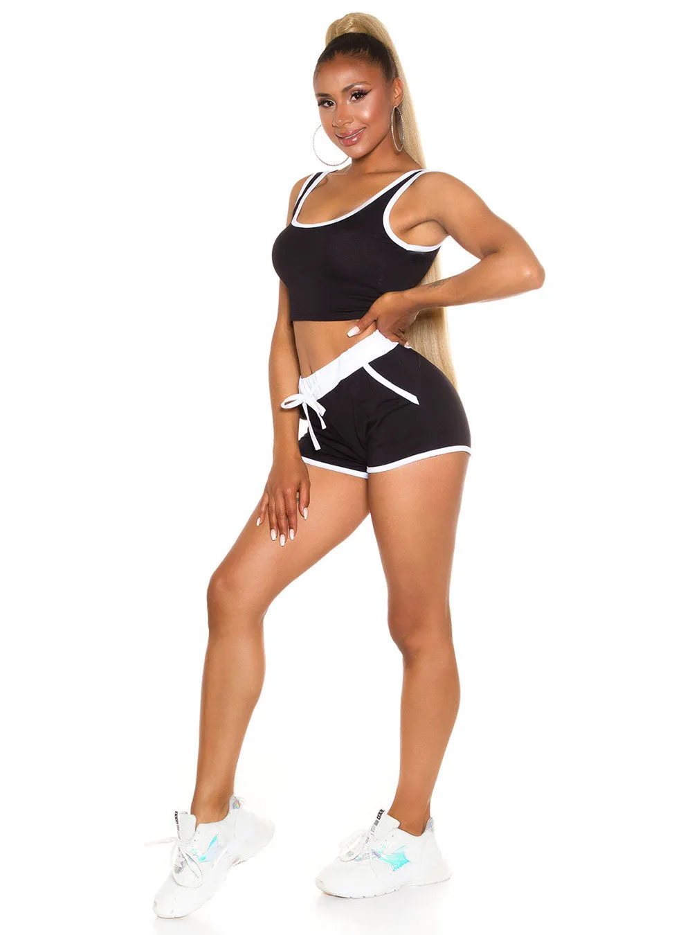 KouCla Sporty Set Crop Top and Shorts