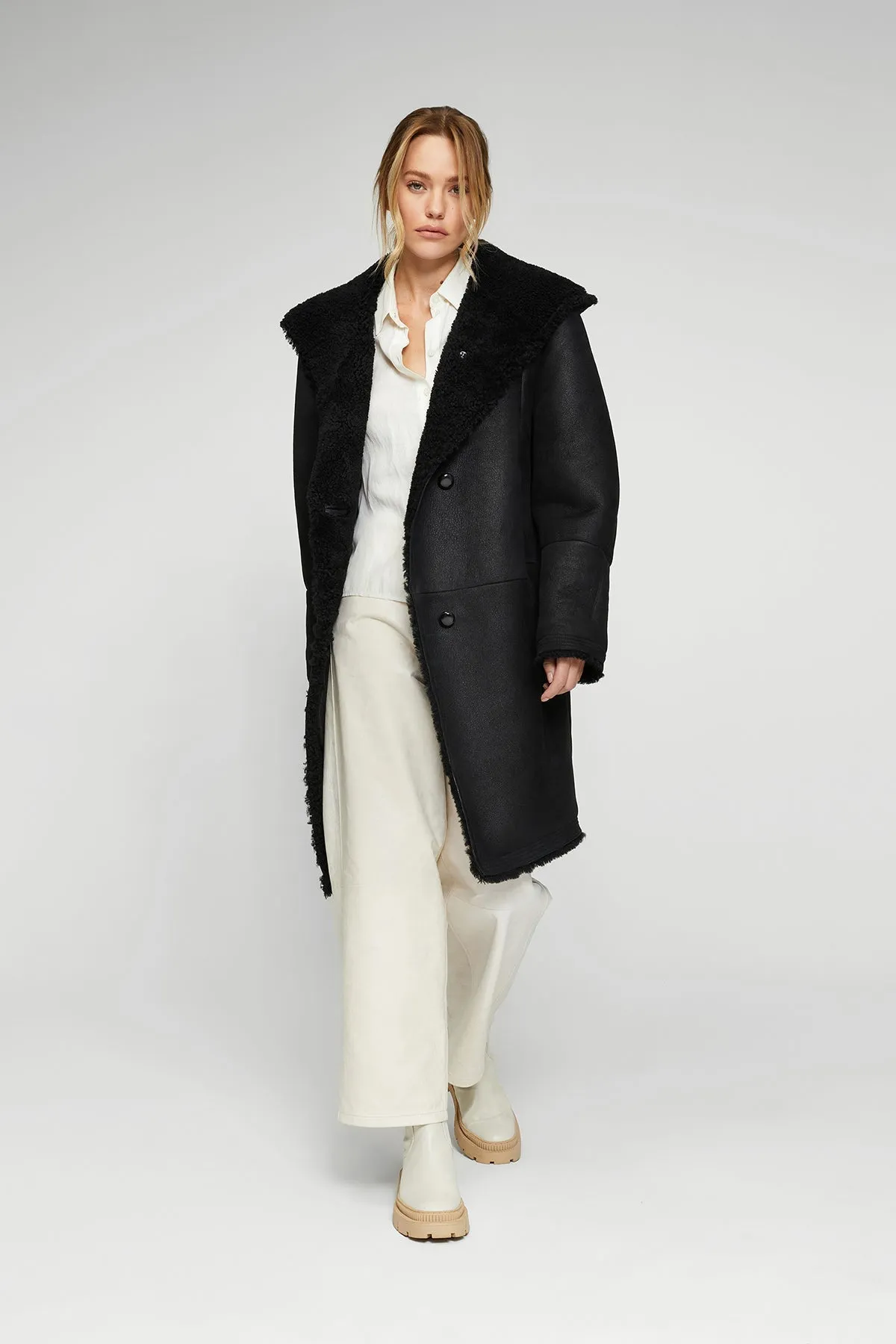 Elegant Black Shearling Coat Serenity